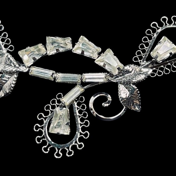 Star Art Sterling Silver Rhinestone Necklace And Screw Back Earrings Set (5120) - Picture 4 of 13